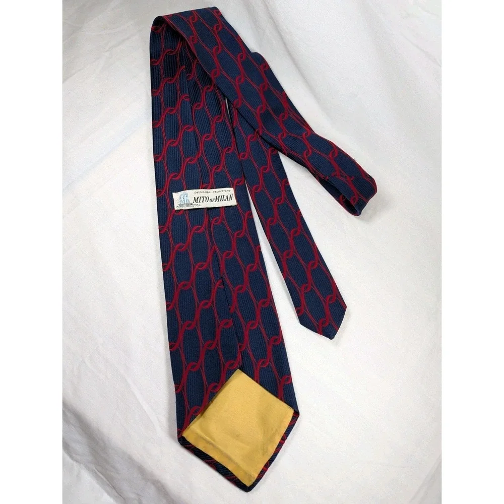 Mito of Milan Men's Tie 100% Polyester Navy & Red Chainlink Pattern Vintage